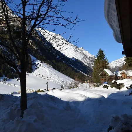 Pensjonat S'waldhaus St. Leonhard im Pitztal